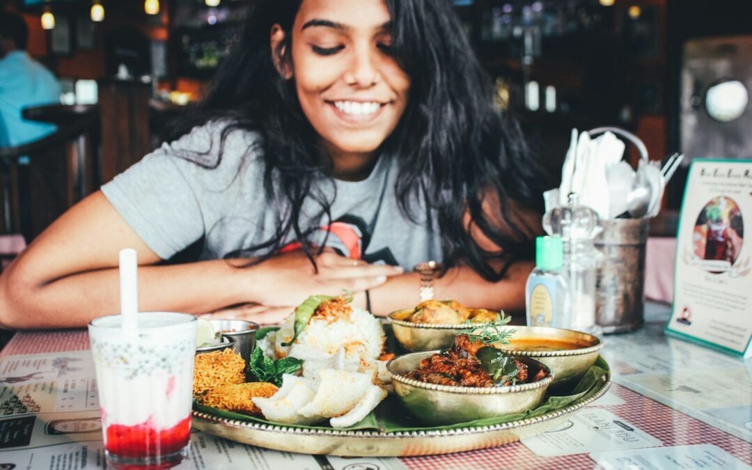 woman wearing grey shirt